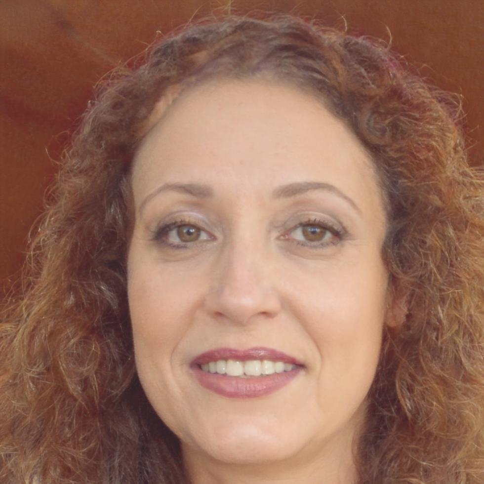 Instructora especializada en maquillaje editorial